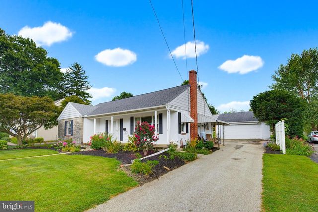 24 W DENLINGER AVE, Strasburg, PA 17579