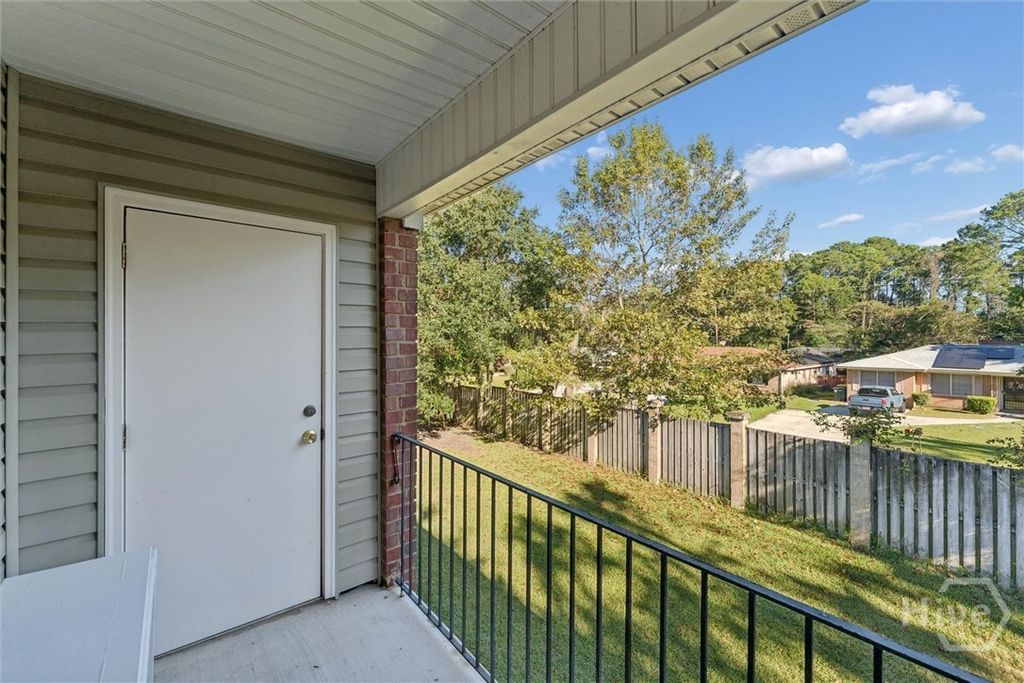 Image 19 of property listing at 211 Edgewater Road, Savannah, GA 31406