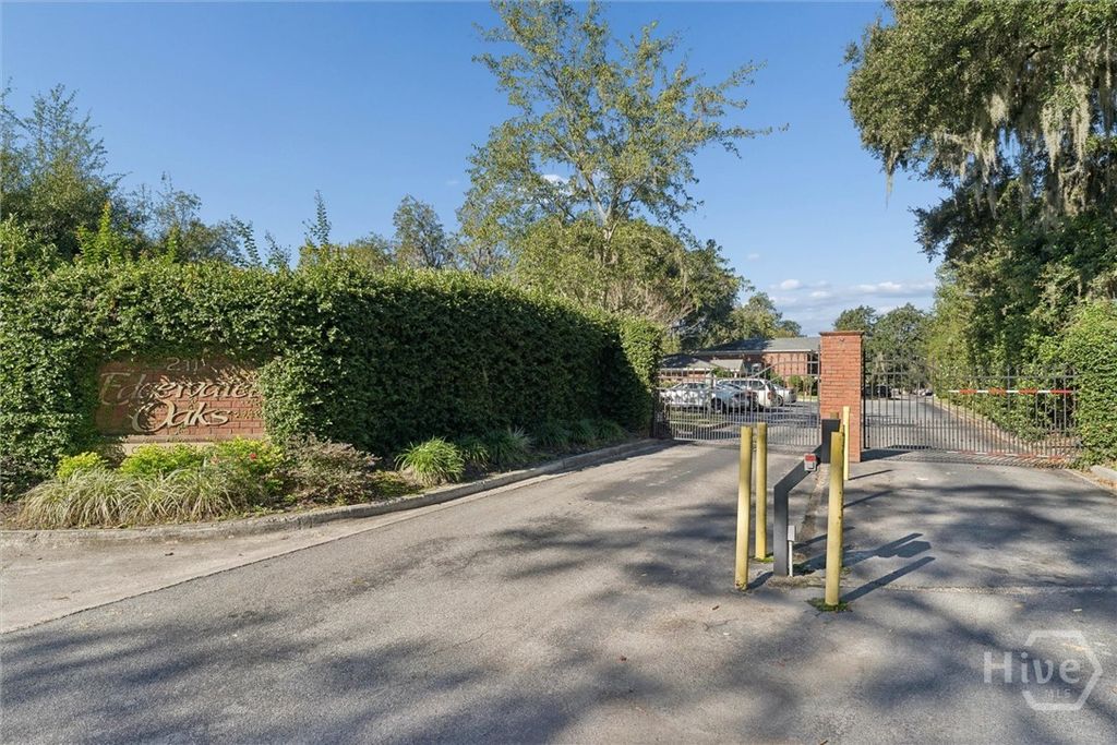 Image 24 of property listing at 211 Edgewater Road, Savannah, GA 31406