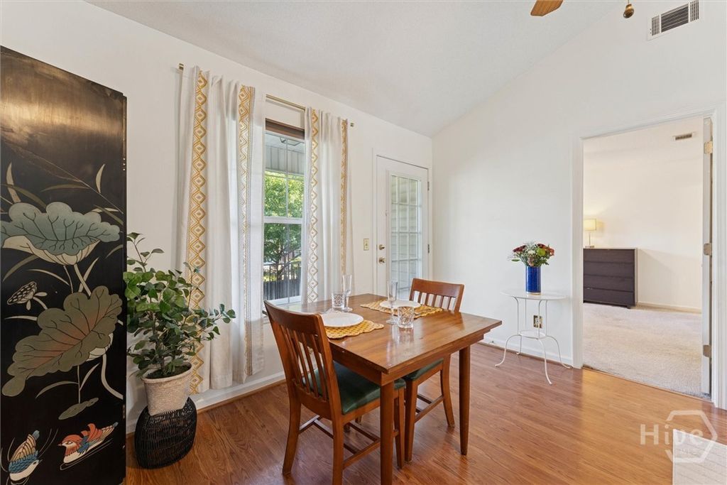 Image 3 of property listing at 211 Edgewater Road, Savannah, GA 31406