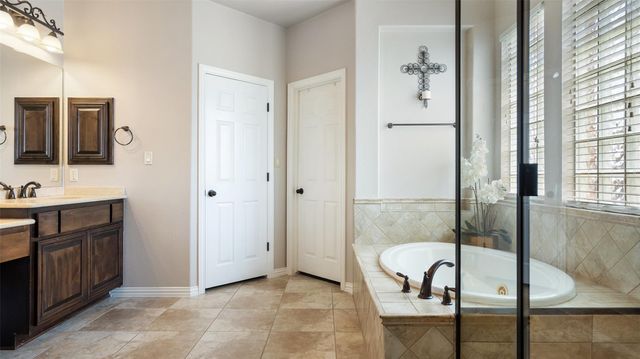 4509 Mont Blanc DR, Bee Cave, TX 78738