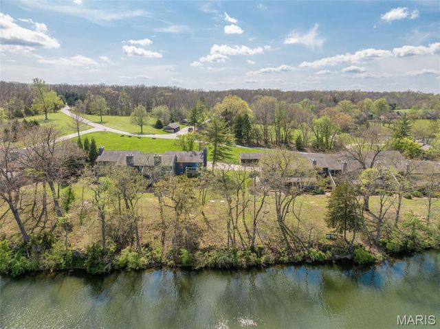 124 Geneva Cove Drive, Innsbrook, MO 63390