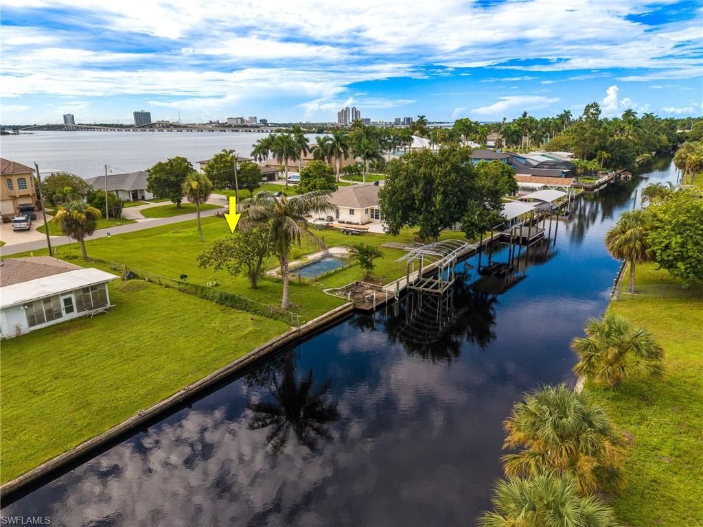 116 E North Shore AVE, NORTH FORT MYERS, FL 33917 — photo 3