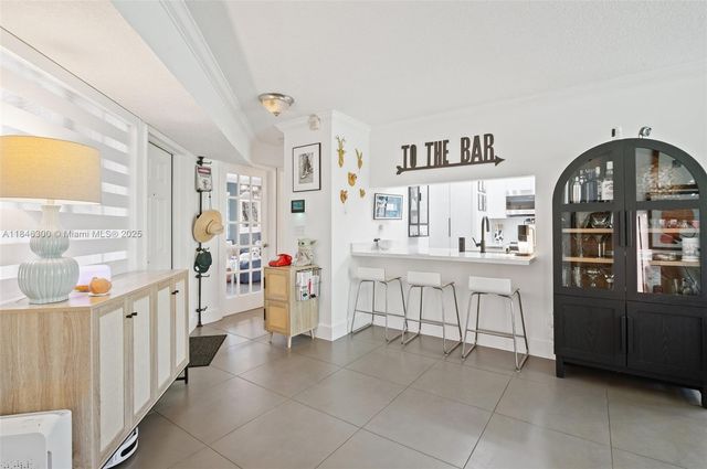 365 SW 86th Ave 103, Pembroke Pines, FL 33025