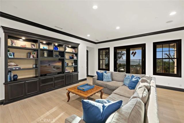 2 Galaxy Isle, Ladera Ranch, CA 92694