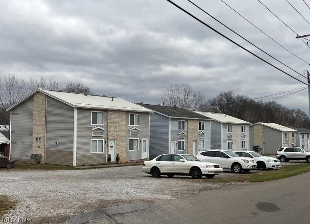 3215 Moxadarla Drive, Zanesville, OH 43701