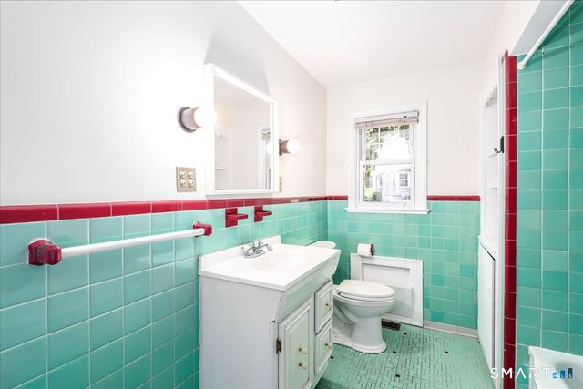 70 Benedict Avenue, Fairfield, CT 06825