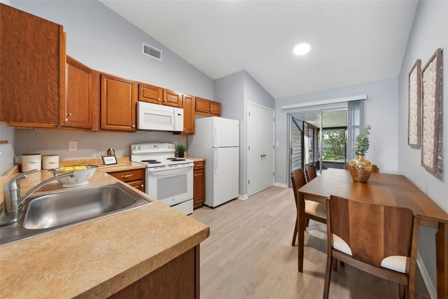 1498 HENDREN DRIVE, Orlando, FL 32807