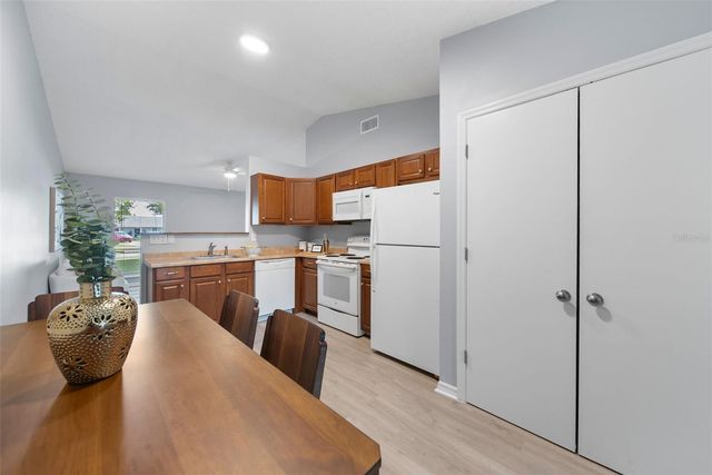 1498 HENDREN DRIVE, Orlando, FL 32807