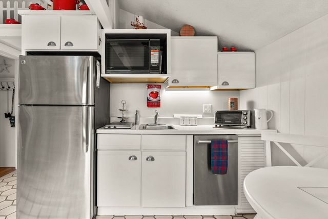 251 Shore Dr B1, Mashpee, MA 02649