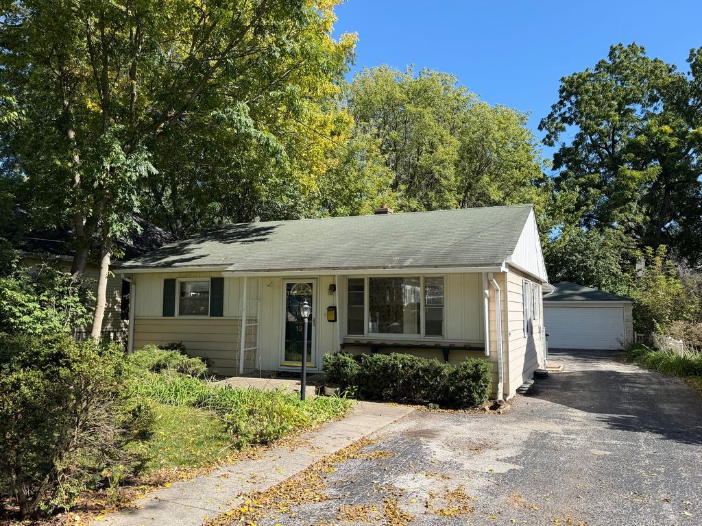 139 N Hager Avenue, Barrington, IL 60010 — exterior