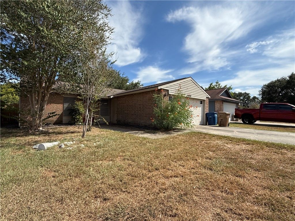 6010 Barons Dr, Corpus Christi, TX 78415 — photo 2