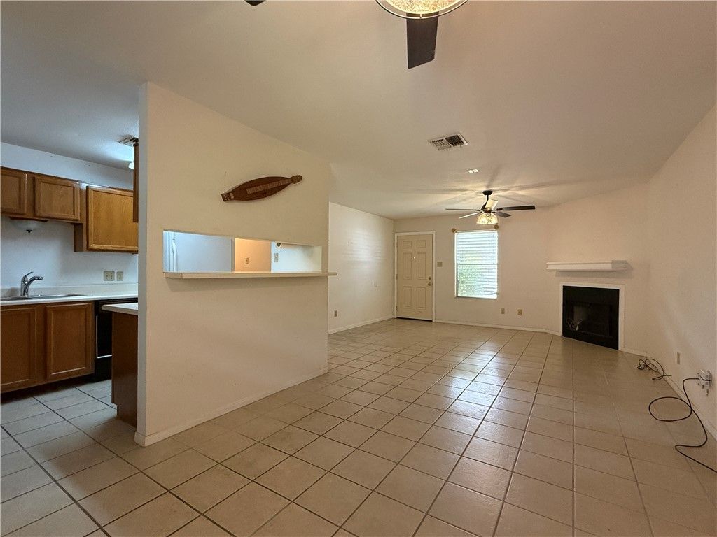6010 Barons Dr, Corpus Christi, TX 78415 — photo 5