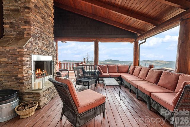 635 Acorn Nvno, Zionville, NC 28698