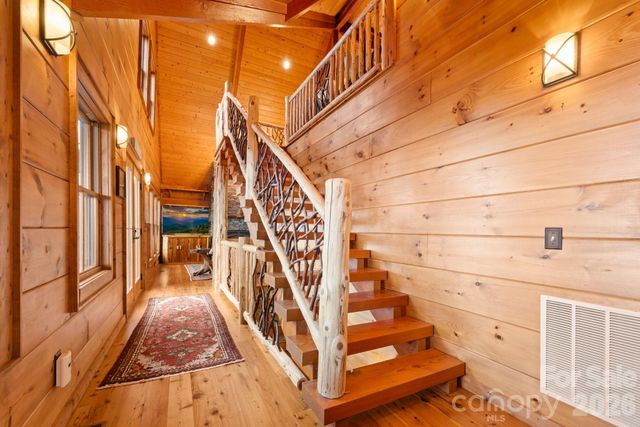 635 Acorn Nvno, Zionville, NC 28698