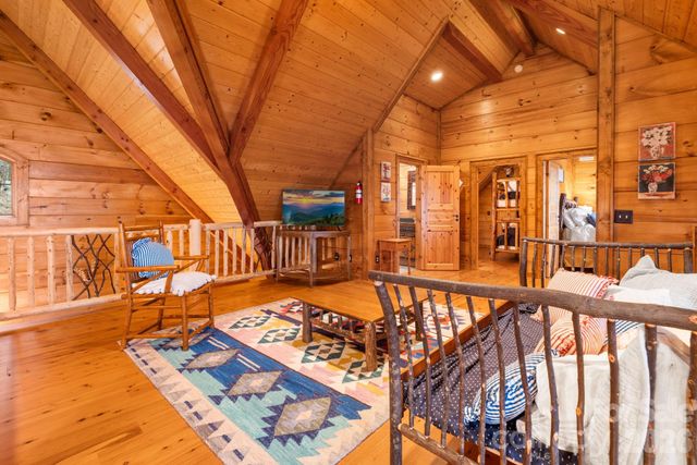 635 Acorn Nvno, Zionville, NC 28698