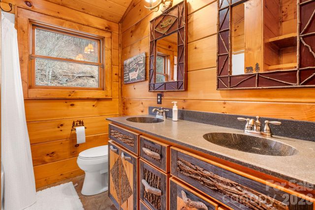 635 Acorn Nvno, Zionville, NC 28698