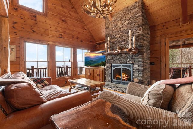 635 Acorn Nvno, Zionville, NC 28698