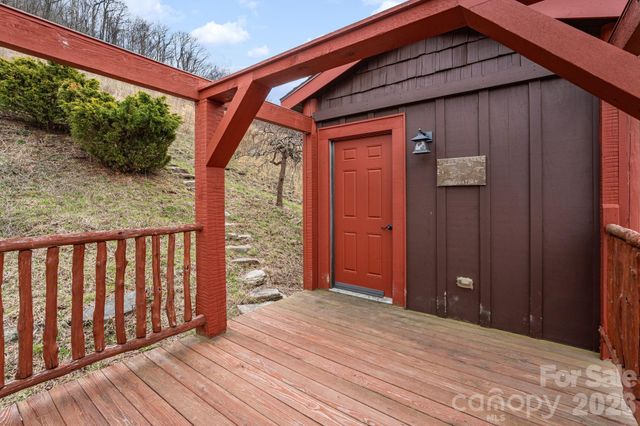 635 Acorn Nvno, Zionville, NC 28698