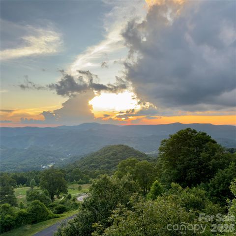 635 Acorn Nvno, Zionville, NC 28698