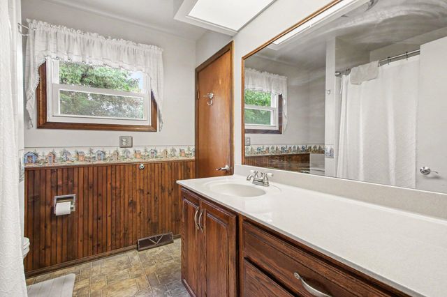 212 Weblos Trail, Valparaiso, IN 46385