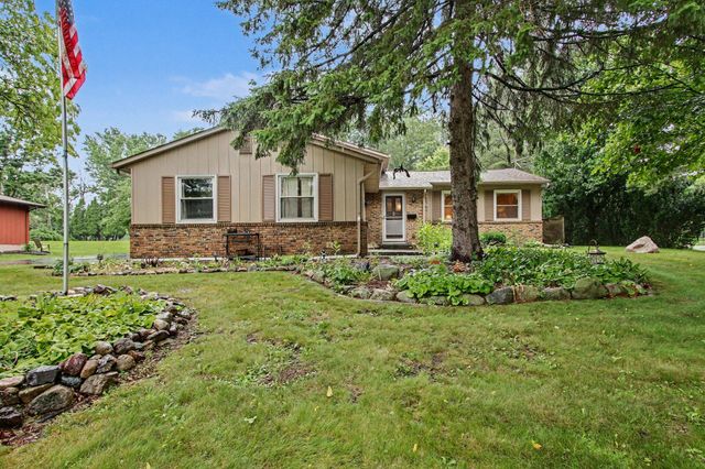 212 Weblos Trail, Valparaiso, IN 46385