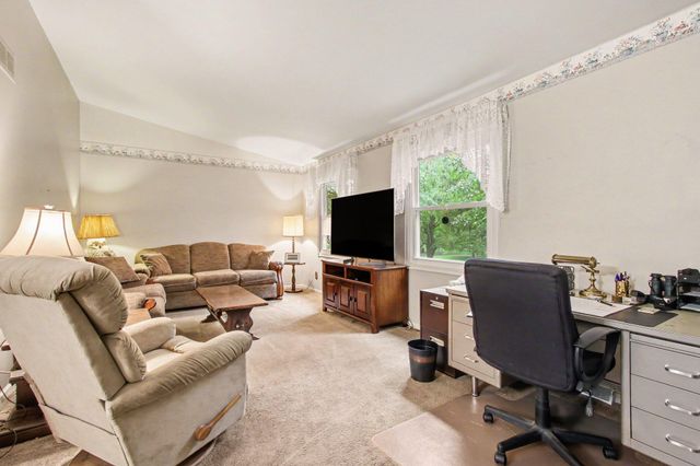 212 Weblos Trail, Valparaiso, IN 46385