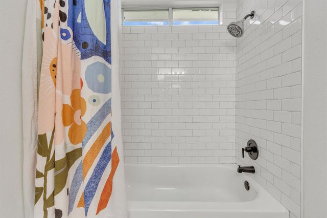 6105 Constellation CIR, Del Valle, TX 78617