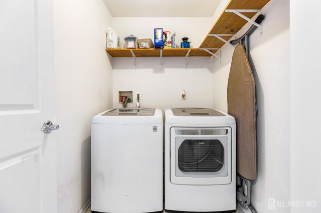 18 parkside Drive, Jamesburg, NJ 08831