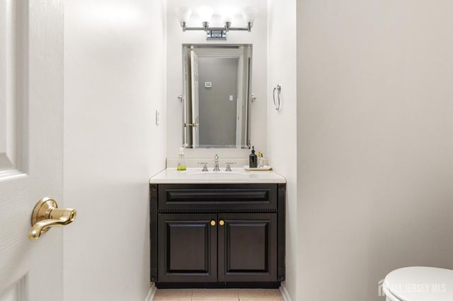 18 parkside Drive, Jamesburg, NJ 08831