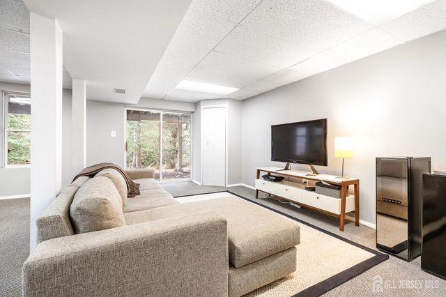 18 parkside Drive, Jamesburg, NJ 08831