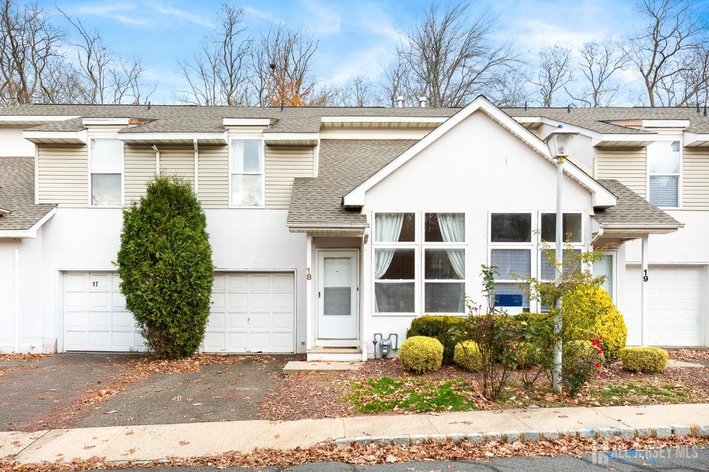 18 parkside Drive, Jamesburg, NJ 08831