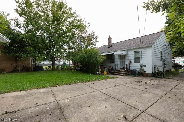 194 Flora Drive, Bedford, OH 44146
