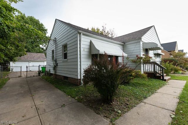 194 Flora Drive, Bedford, OH 44146