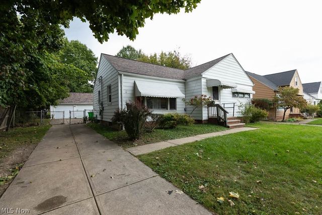 194 Flora Drive, Bedford, OH 44146