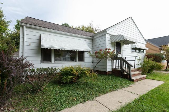 194 Flora Drive, Bedford, OH 44146