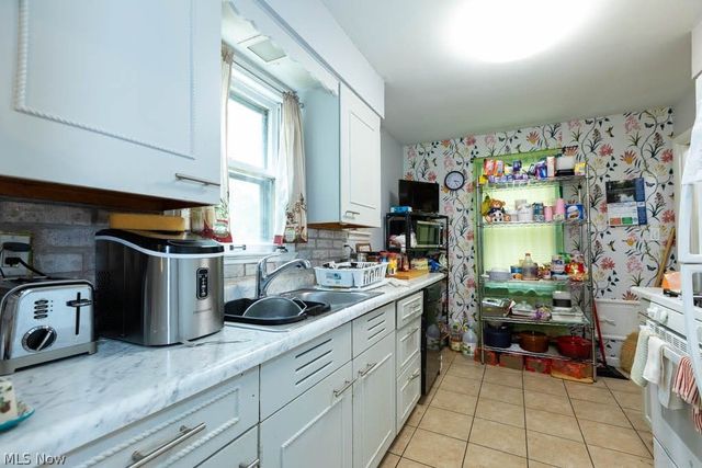 194 Flora Drive, Bedford, OH 44146