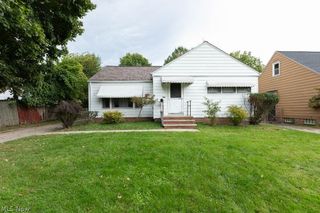 194 Flora Drive, Bedford, OH 44146