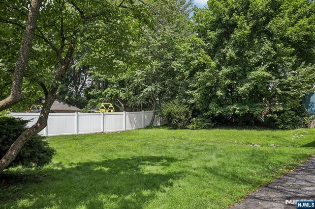 147 Phelps Avenue, Englewood, NJ 07631