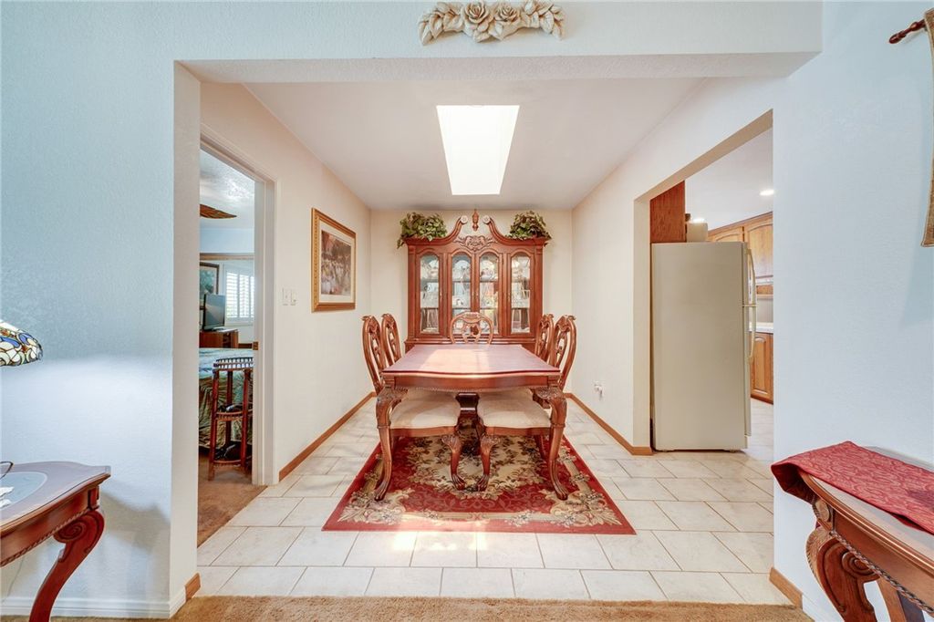 Image 10 of property listing at 4863 Ocana Avenue, Lakewood, CA 90713