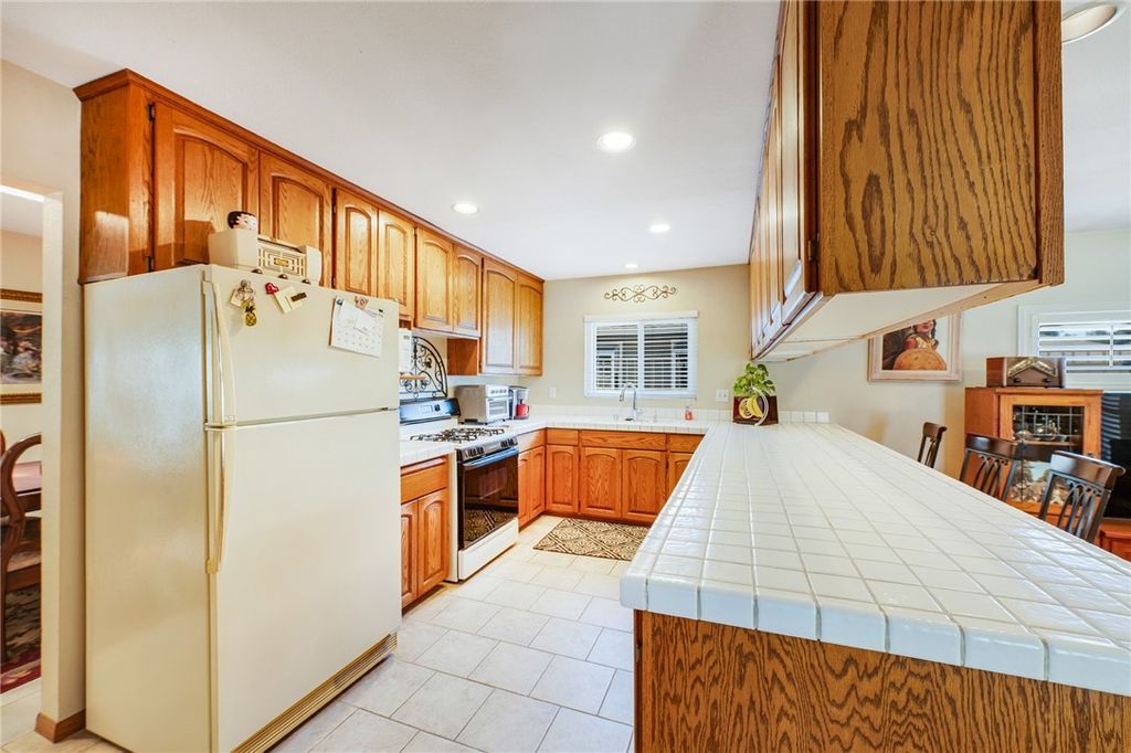 Image 18 of property listing at 4863 Ocana Avenue, Lakewood, CA 90713