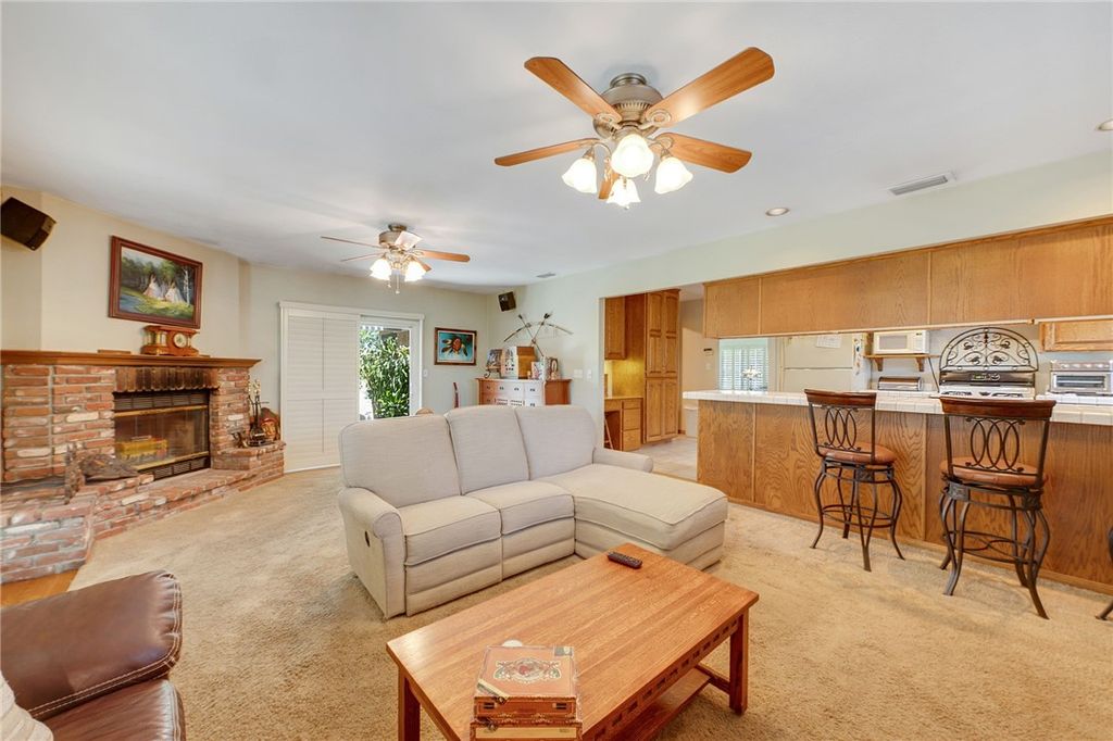 Image 22 of property listing at 4863 Ocana Avenue, Lakewood, CA 90713