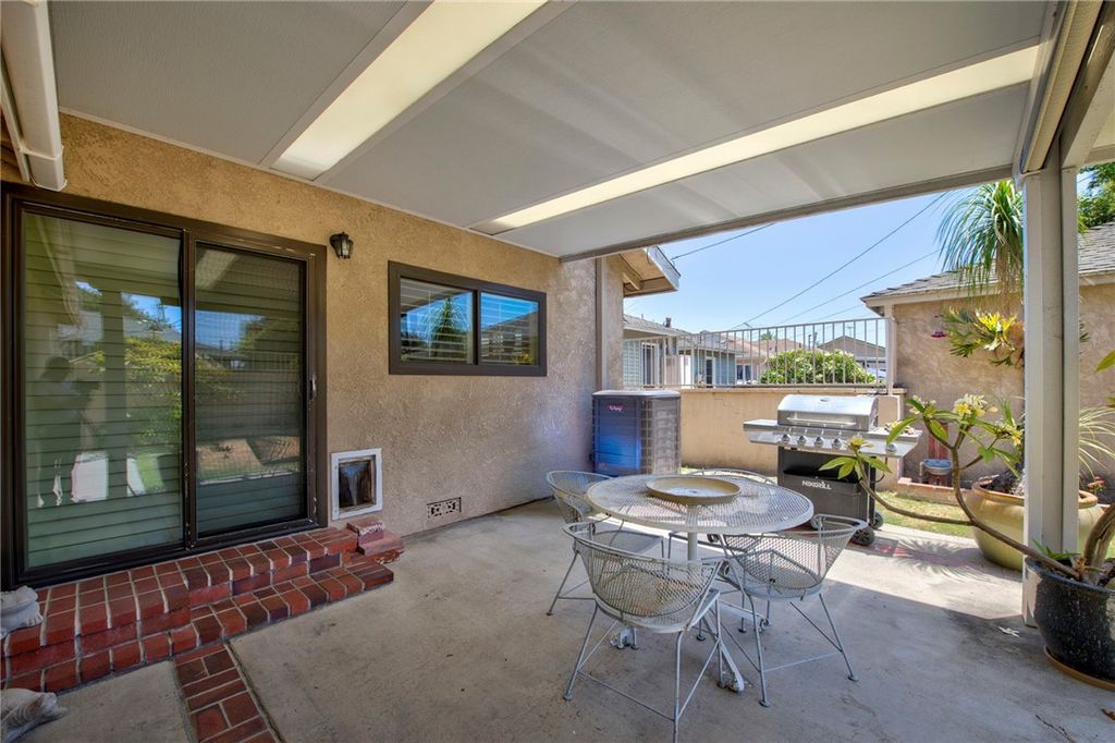 Image 33 of property listing at 4863 Ocana Avenue, Lakewood, CA 90713