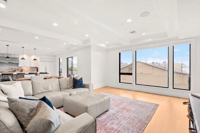 377 W 1st St 3, Boston, MA 02127