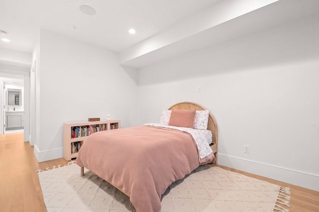 377 W 1st St 3, Boston, MA 02127