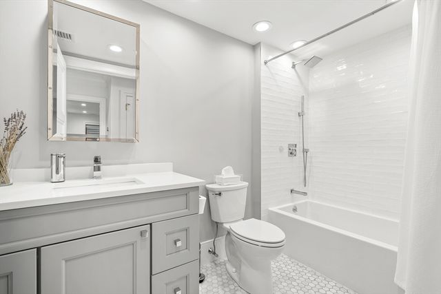 377 W 1st St 3, Boston, MA 02127