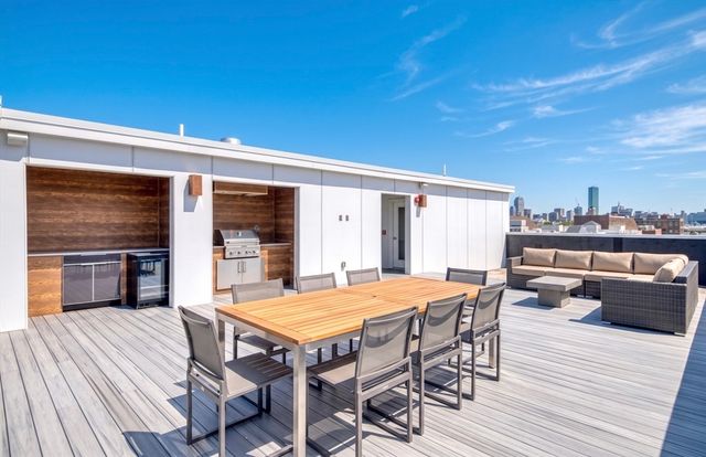 377 W 1st St 3, Boston, MA 02127