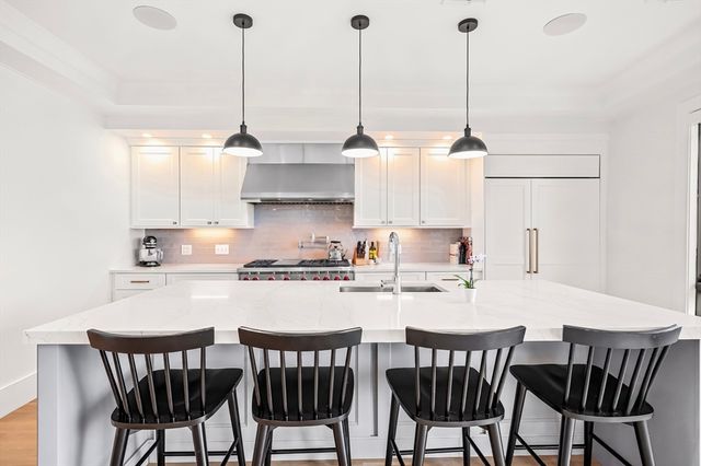 377 W 1st St 3, Boston, MA 02127