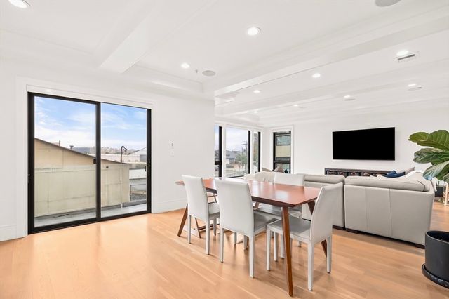 377 W 1st St 3, Boston, MA 02127