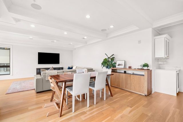 377 W 1st St 3, Boston, MA 02127
